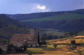 Montalcino. La chiesa romanica dell'abbazia di S. Antimo.De Agostini Picture Library / S. Vannini