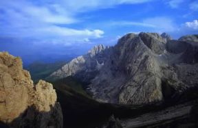 Sciliar. Veduta dei Denti di Terrarossa, nel gruppo montuoso dolomitico.De Agostini Picture Library / G. Roli