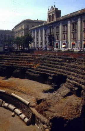 Catania. I resti del teatro romano.De Agostini Picture Library/G. Berengo Gardin