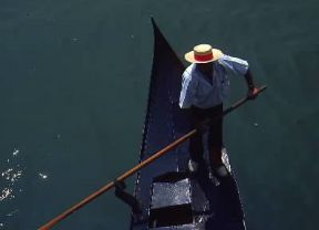 Gondoliere in posizione di voga.De Agostini Picture Library / G. SioÃ«n