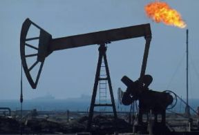 Petrolio. Pozzi petroliferi a El Bilaiyim, sul Mar Rosso.De Agostini Picture Library/A. Vergani