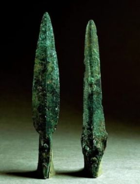 Terramara. Punte di lancia dalla Terramara di Monte Venera (Reggio Emilia, Musei Civici).De Agostini Picture Library/A. De Gregorio