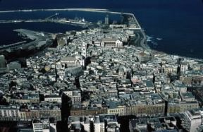 Bari. Veduta aerea della cittÃ .De Agostini Picture Library/M. Bertinetti