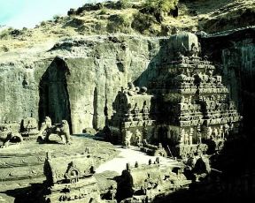 Induismo . Il tempio di Kailasa a Ellora.De Agostini Picture Library/G. Nimatallah