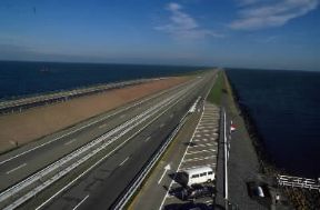 Diga marittima di materiali sciolti (Ijssel, Paesi Bassi).De Agostini Picture Library/G. SioÃ«n