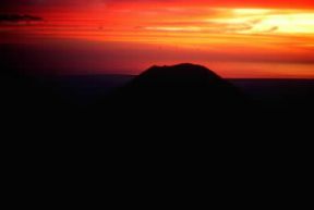 El Salvador. Veduta al tramonto del vulcano Izalco.De Agostini Picture Library/G. SioÃ«n
