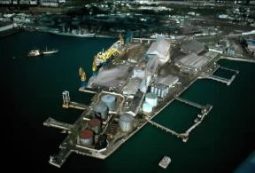 Brest (Francia). Veduta del porto commerciale.De Agostini Picture Library/E. QuÃ©mÃ©rÃ©