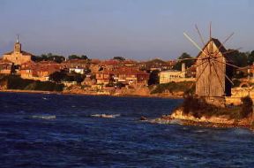 Mar Nero. Mulino a vento a Nesebar.De Agostini Picture Library / A. Vergani