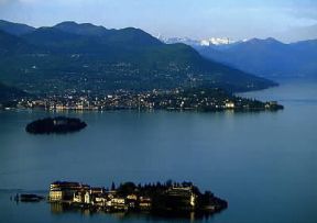 Lago Maggiore. Veduta del lago con le isole Borromee.De Agostini Picture Library/A. Vergani
