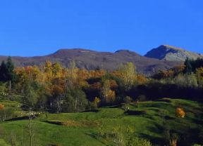 Liguria. Paesaggio nella Val d'Aveto, in provincia di Genova.De Agostini Picture Library/G. P. Cavallero