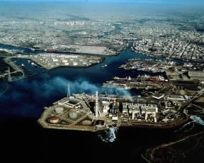 Argentina. Veduta del quartiere di La Boca e il porto di Buenos Aires. De Agostini Picture Library/ Pubbli Aer Foto
