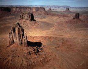 Utah. Suggestiva veduta della Monument Valley.PubbliAerFoto