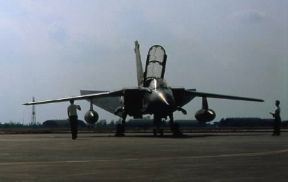 Aeroplano. Un Panavia Tornado in adozione all'Aeronautica Militare Italiana.Aeritalia