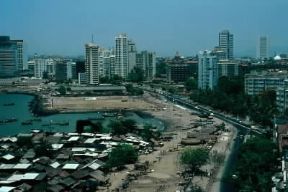 Bidonville a Bombay in India. De Agostini Picture Library/M. Bertinetti