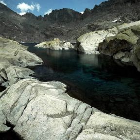 Gran Paradiso. Lago gelato nella valle dell'Orco.De Agostini Picture Library / P. Jaccod