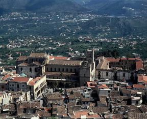 Monreale. Veduta della cittÃ  e del complesso monumentale della cattedrale normanna.De Agostini Picture Library / A. Dagli Orti
