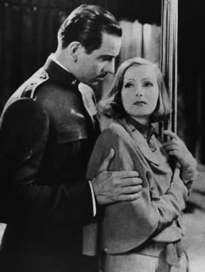 George Fitzmaurice. Una scena tratta da Come tu mi vuoi (1932) con M. Douglas e G. Garbo.De Agostini Picture Library