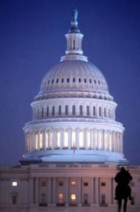 America. Veduta notturna della cupola del Campidoglio a Washington.De Agostini Picture Library/G. Mermet