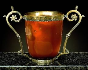 Glittica. Calice di arte bizantina in agata e argento dorato, sec. I-II (Venezia, Tesoro di S. Marco).De Agostini Picture Library / M. Carrieri