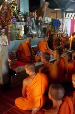 Bonzo . Bonzi partecipano alla Festa delle Offerte in Thailandia.De Agostini Picture Library/C. Sappa