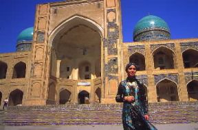 Buhara. La madrasa Mir-i-Arab.De Agostini Picture Library/J.E. Schurr