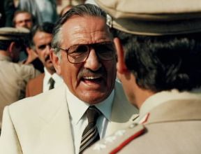 Lino Ventura in un fotogramma del film Cento giorni a Palermo (1983), diretto dal regista G. Ferrara.De Agostini Picture Library