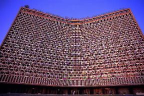 Uzbekistan. La moderna costruzione del Tapkent Hotel Uzbekistan.De Agostini Picture Library/J. E. Schurr