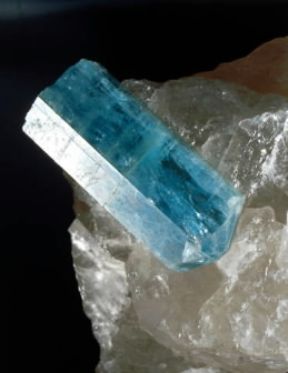 Acquamarina. Cristallo allo stato naturale.De Agostini Picture Library