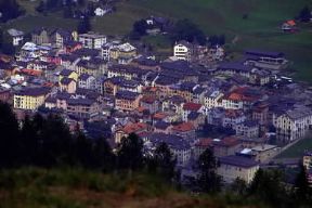 Ticino. Veduta di Airolo nella Val Leventina.De Agostini Picture Library/C. Sappa