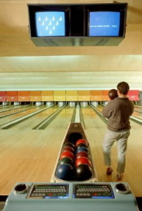 Bowling. Una fase del gioco.De Agostini Picture Library/G.Cigolini