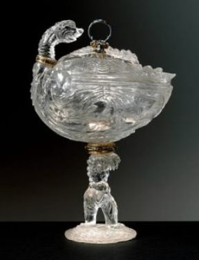 Glittica. Vaso di cristallo di rocca e oro delle botteghe milanesi (Firenze, Museo degli Argenti).De Agostini Picture Library / A. Dagli Orti