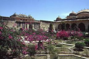 Jaipur . I giardini del Palazzo di Amber (sec. XVI-XVIII).De Agostini Picture Library/M. Bertinetti