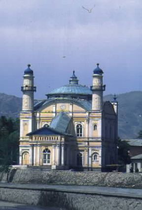 Kabul La facciata di una moschea.De Agostini Picture Library/S Boustani