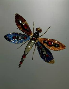 Spilla barocca, a forma di farfalla, in oro, argento e smalti con diamanti, rubini e perle (Firenze, Museo degli Argenti).De Agostini Picture Library/A. Dagli Orti