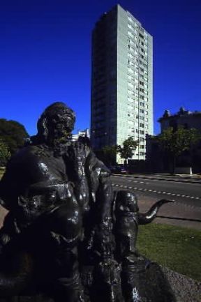 Uruguay. Veduta del centro Montevideo. La capitale Ã¨, oltre che importante centro culturale, anche il maggior centro economico del Paese.De Agostini Picture Library/S. Gutierrez