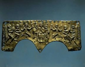 Agilulfo. Lamina dorata dell'elmo di Agilulfo con il re longobardo al centro (sec. VII; Firenze, Museo Nazionale del Bargello).De Agostini Picture Library/A. Dagli Orti