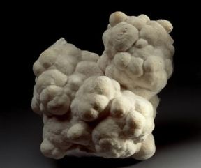 Mesolite. Il minerale Ã¨ comune nelle cavitÃ  di rocce basaltiche.De Agostini Picture Library/A. Rizzi