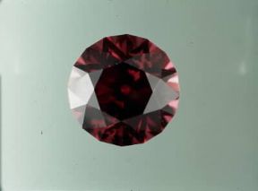 Pietra. Un esempio di gemma giÃ  lavorata e pronta per essere montata: granati.De Agostini Picture Library/A. Rizzi