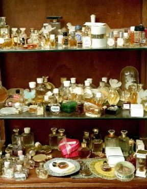 Profumo da collezione del sec. XX (Milano, Collezione Sandro Guglielminetti).De Agostini Picture Library/A. Dagli Orti