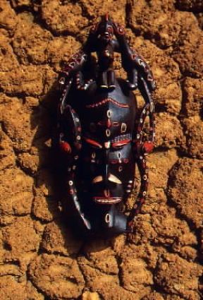 Senufo . Una maschera funeraria.De Agostini Picture Library/L. Romano