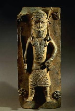 Benin. Esempio di arte del Benin: placca in bronzo con guerriero, ritrovata nell'antica capitale (Leida, Rijksmuseum voor Volkenkunde).De Agostini Picture Library/G. Dagli Orti