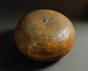 Argentina. Frutto del mate inciso presso la tribÃ¹ dei Quechua, risalente al sec. XIV d.C.(Roma, M. Pigorini).De Agostini Picture Library/G. Nimatallah