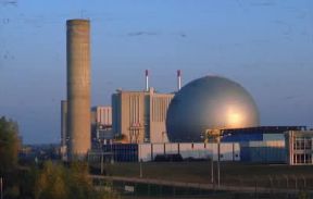 Centrale. Le centrali nucleari (nella foto una francese) necessitano di un tempo rilevante per entrare in funzione.De Agostini Picture Library/G. SioÃ«n