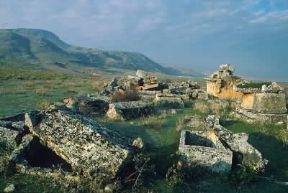 Ierapoli . Veduta della monumentale necropoli.De Agostini Picture Library/G. SioÃ«n