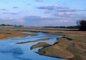 Loira. Un tratto del fiume presso Saumur.De Agostini Picture Library/G. SioÃ«n