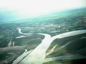 Po. Il fiume alla confluenza con il Taro.De Agostini Picture Library/Pubbliaerfoto