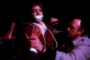 Arthur Penn. Una scena tratta da Target scuola omicidi (1985).De Agostini Picture Library