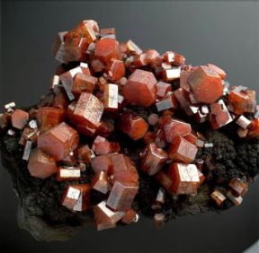 Vanadinite. De Agostini Picture Library/G. Cigolini