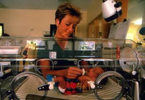 Incubatrice per neonati.De Agostini Picture Library/A. Vergani
