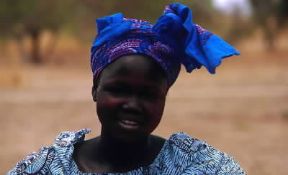 Bobo. Primo piano di una ragazza bobo.De Agostini Picture Library/C. Sappa